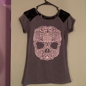 Gray sugar skull shirt